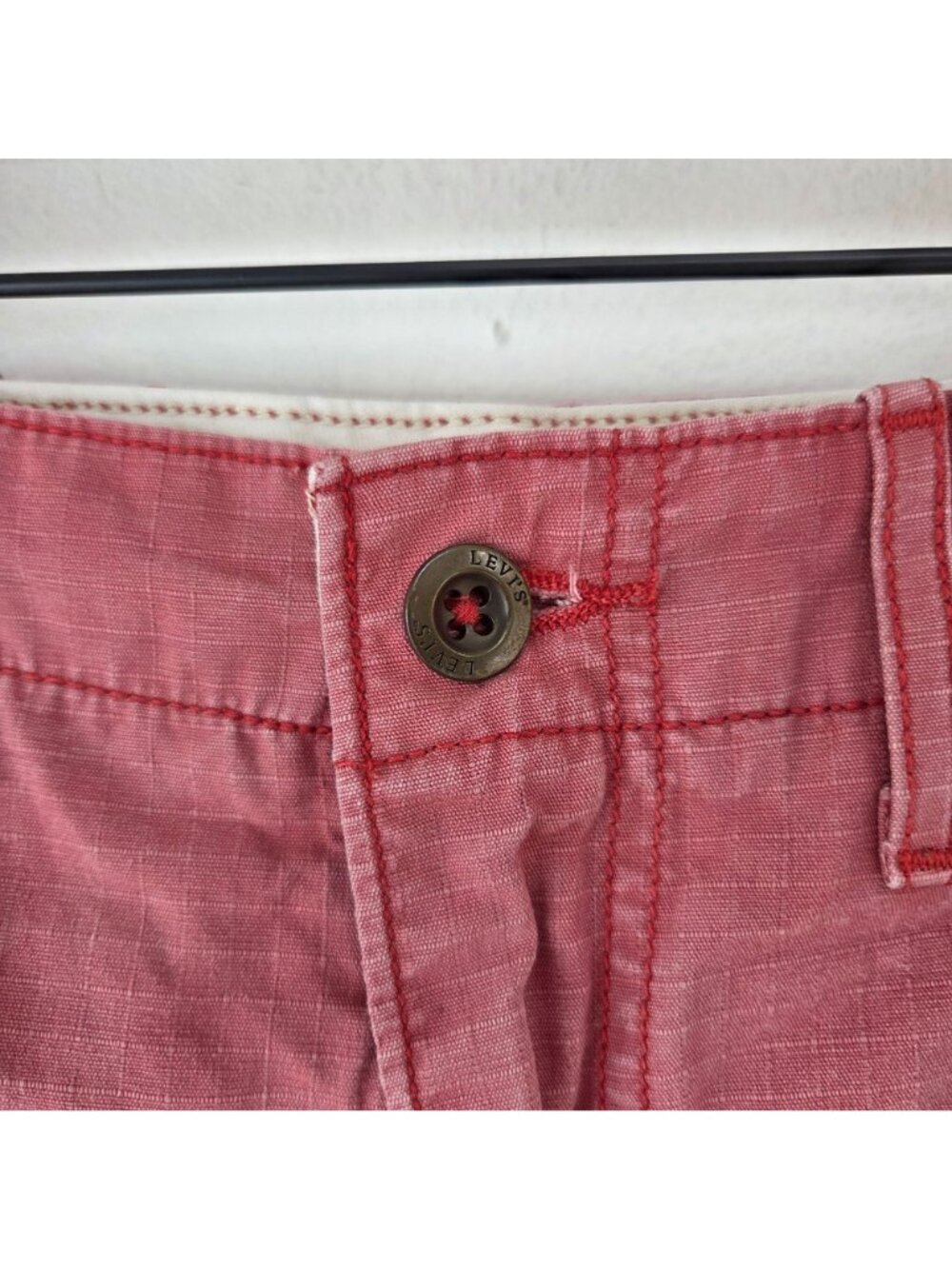Levi's White Tab Red Cargo Shorts Y2K Gorpcore Men's 31 - Picture 4 of 8